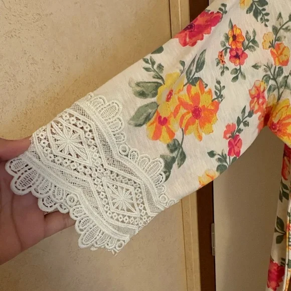 Woman Within Cream Floral 3/4 Sleeve Tunic 1X (22/24) - Picture 3 of 6